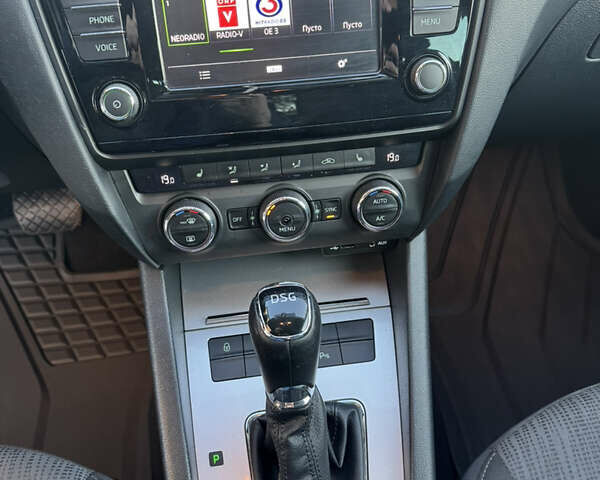 Білий Шкода Октавія, об'ємом двигуна 1.97 л та пробігом 280 тис. км за 13800 $, фото 17 на Automoto.ua