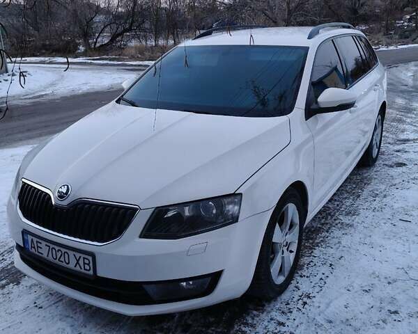 Білий Шкода Октавія, об'ємом двигуна 1.6 л та пробігом 250 тис. км за 10700 $, фото 4 на Automoto.ua