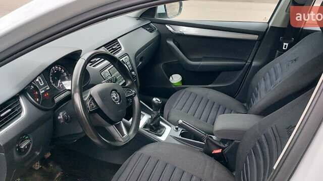 Белый Шкода Октавия, объемом двигателя 1.4 л и пробегом 220 тыс. км за 9199 $, фото 8 на Automoto.ua