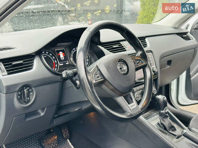 Белый Шкода Октавия, объемом двигателя 1.97 л и пробегом 303 тыс. км за 13900 $, фото 15 на Automoto.ua