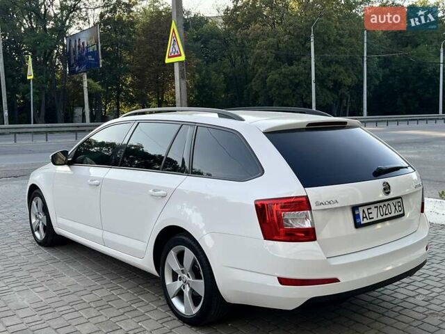 Білий Шкода Октавія, об'ємом двигуна 1.6 л та пробігом 257 тис. км за 11300 $, фото 3 на Automoto.ua