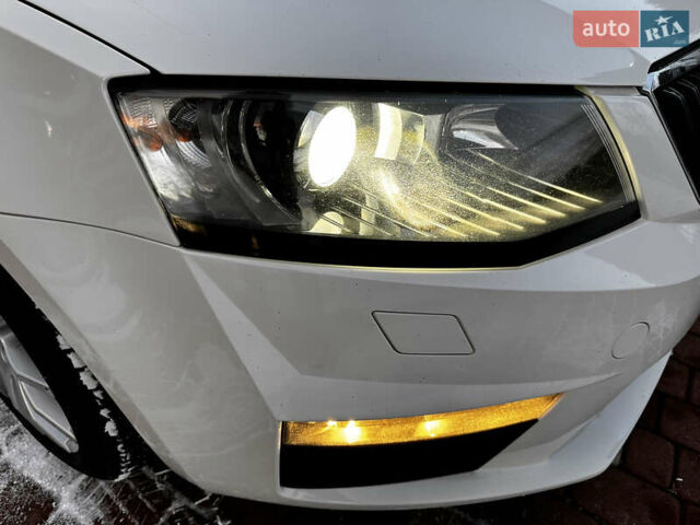 Білий Шкода Октавія, об'ємом двигуна 2 л та пробігом 255 тис. км за 13900 $, фото 75 на Automoto.ua