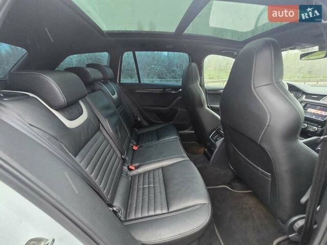 Білий Шкода Октавія, об'ємом двигуна 2 л та пробігом 254 тис. км за 16699 $, фото 49 на Automoto.ua