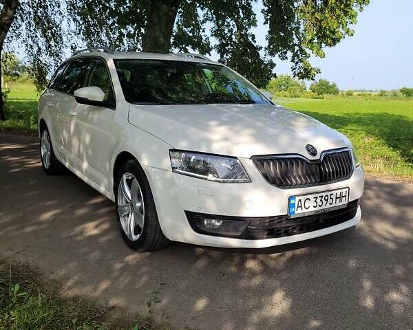 Білий Шкода Октавія, об'ємом двигуна 1.6 л та пробігом 243 тис. км за 13100 $, фото 1 на Automoto.ua