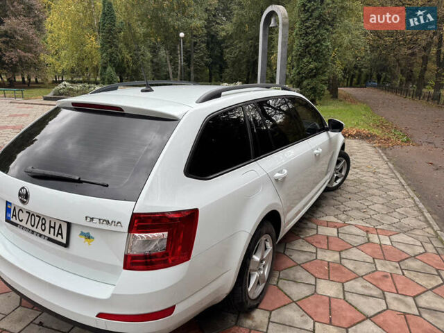 Белый Шкода Октавия, объемом двигателя 1.97 л и пробегом 328 тыс. км за 12300 $, фото 4 на Automoto.ua