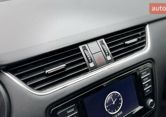 Белый Шкода Октавия, объемом двигателя 1.6 л и пробегом 231 тыс. км за 11850 $, фото 38 на Automoto.ua