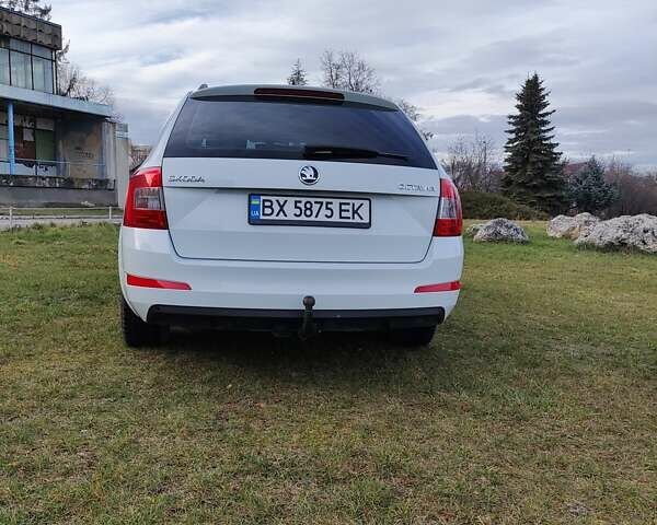 Белый Шкода Октавия, объемом двигателя 1.6 л и пробегом 252 тыс. км за 12800 $, фото 1 на Automoto.ua