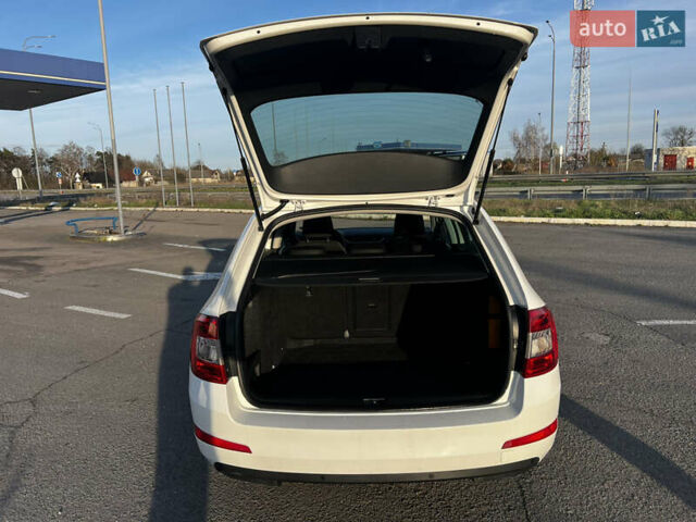Білий Шкода Октавія, об'ємом двигуна 1.6 л та пробігом 281 тис. км за 11800 $, фото 9 на Automoto.ua