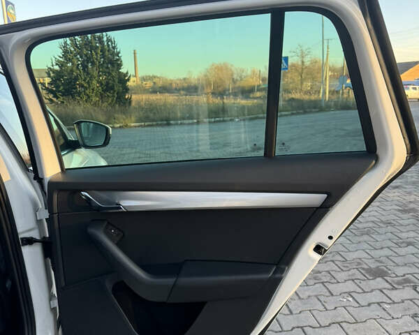 Білий Шкода Октавія, об'ємом двигуна 1.97 л та пробігом 280 тис. км за 13800 $, фото 37 на Automoto.ua