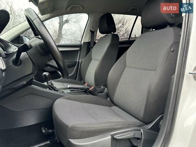 Белый Шкода Октавия, объемом двигателя 1.6 л и пробегом 192 тыс. км за 10900 $, фото 37 на Automoto.ua