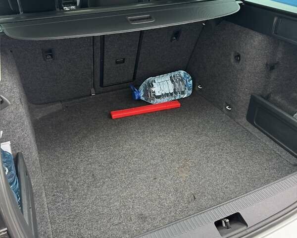 Белый Шкода Октавия, объемом двигателя 1.6 л и пробегом 221 тыс. км за 12000 $, фото 9 на Automoto.ua