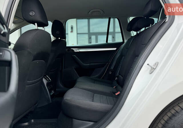 Белый Шкода Октавия, объемом двигателя 1.6 л и пробегом 231 тыс. км за 11850 $, фото 28 на Automoto.ua