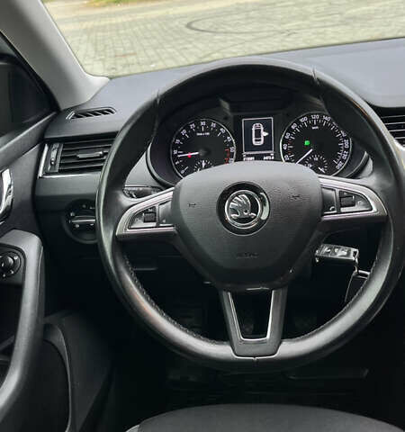 Шкода Октавия 2016 в Дубно на Automoto.ua Белый Шкода Октавия, объемом двигателя 1.6 л и пробегом 196 тыс. км за 13500 $, фото 12 на Automoto.ua
