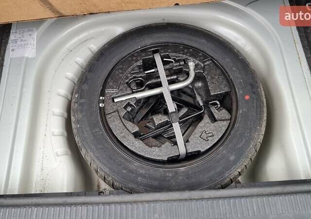 Білий Шкода Октавія, об'ємом двигуна 1.6 л та пробігом 230 тис. км за 13500 $, фото 30 на Automoto.ua