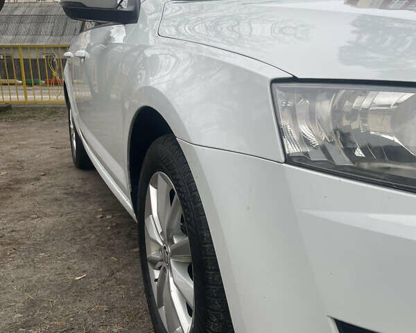 Белый Шкода Октавия, объемом двигателя 2 л и пробегом 290 тыс. км за 11700 $, фото 8 на Automoto.ua