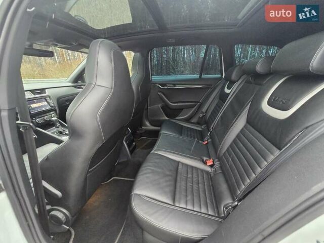 Білий Шкода Октавія, об'ємом двигуна 2 л та пробігом 254 тис. км за 16699 $, фото 45 на Automoto.ua