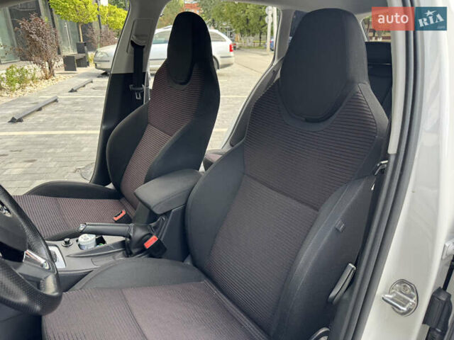 Белый Шкода Октавия, объемом двигателя 2 л и пробегом 250 тыс. км за 13999 $, фото 40 на Automoto.ua