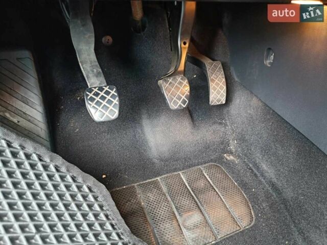 Белый Шкода Октавия, объемом двигателя 1.6 л и пробегом 255 тыс. км за 11871 $, фото 3 на Automoto.ua