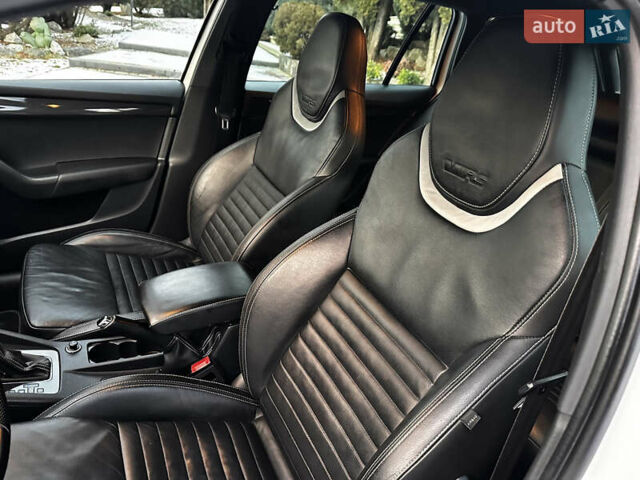 Білий Шкода Октавія, об'ємом двигуна 2 л та пробігом 255 тис. км за 13900 $, фото 53 на Automoto.ua