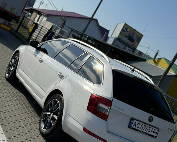 Шкода Октавия 2016 в Турийск на Automoto.ua Белый Шкода Октавия, объемом двигателя 1.97 л и пробегом 321 тыс. км за 11299 $, фото 26 на Automoto.ua