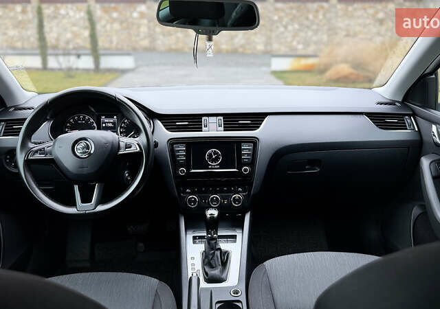 Белый Шкода Октавия, объемом двигателя 1.6 л и пробегом 231 тыс. км за 11850 $, фото 32 на Automoto.ua