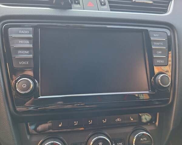 Белый Шкода Октавия, объемом двигателя 1.97 л и пробегом 196 тыс. км за 17500 $, фото 53 на Automoto.ua