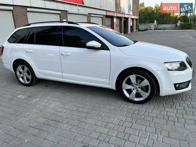Білий Шкода Октавія, об'ємом двигуна 1.6 л та пробігом 257 тис. км за 11300 $, фото 2 на Automoto.ua