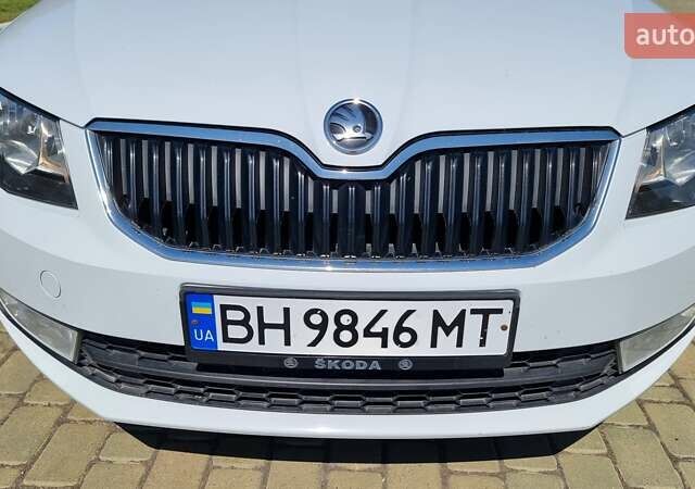 Білий Шкода Октавія, об'ємом двигуна 1.6 л та пробігом 230 тис. км за 13500 $, фото 7 на Automoto.ua