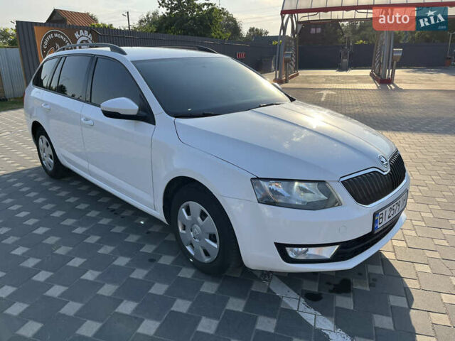 Белый Шкода Октавия, объемом двигателя 1.6 л и пробегом 180 тыс. км за 10400 $, фото 15 на Automoto.ua
