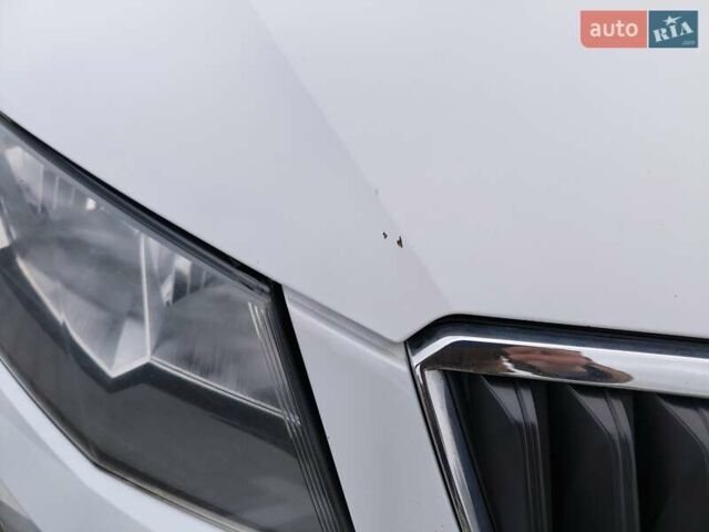 Білий Шкода Октавія, об'ємом двигуна 1.6 л та пробігом 280 тис. км за 11800 $, фото 8 на Automoto.ua