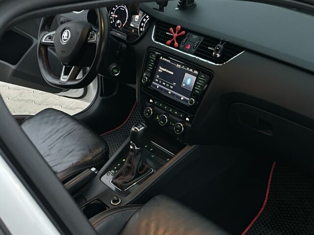 Белый Шкода Октавия, объемом двигателя 2 л и пробегом 269 тыс. км за 14999 $, фото 10 на Automoto.ua