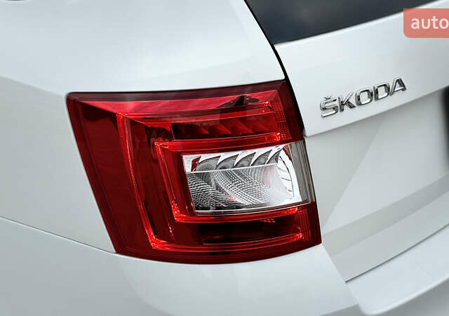 Белый Шкода Октавия, объемом двигателя 1.6 л и пробегом 231 тыс. км за 11850 $, фото 16 на Automoto.ua