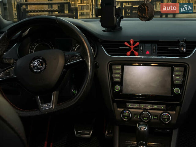 Белый Шкода Октавия, объемом двигателя 2 л и пробегом 269 тыс. км за 14999 $, фото 58 на Automoto.ua