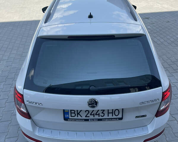 Білий Шкода Октавія, об'ємом двигуна 1.6 л та пробігом 257 тис. км за 10600 $, фото 6 на Automoto.ua