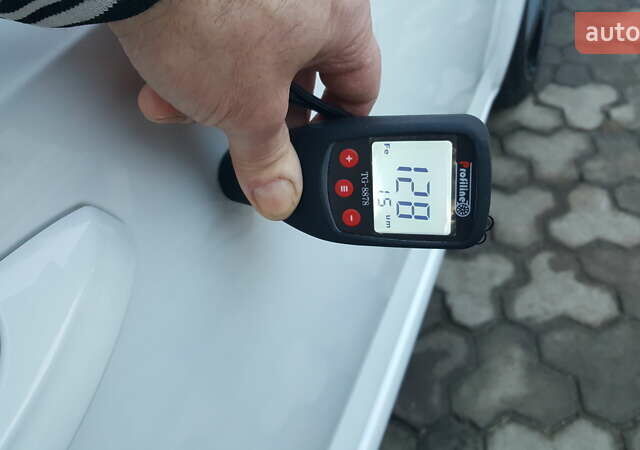 Білий Шкода Октавія, об'ємом двигуна 2 л та пробігом 213 тис. км за 16300 $, фото 111 на Automoto.ua