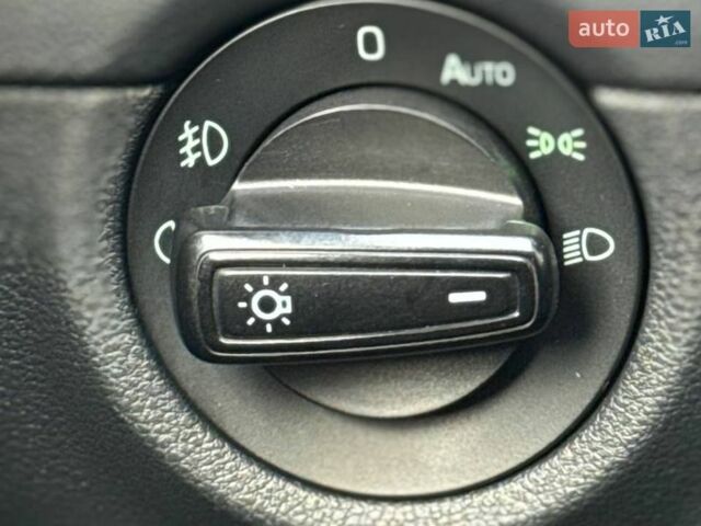 Белый Шкода Октавия, объемом двигателя 1.8 л и пробегом 210 тыс. км за 11400 $, фото 18 на Automoto.ua