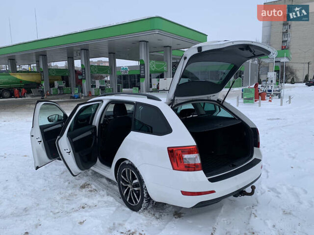 Белый Шкода Октавия, объемом двигателя 1.97 л и пробегом 254 тыс. км за 12850 $, фото 12 на Automoto.ua