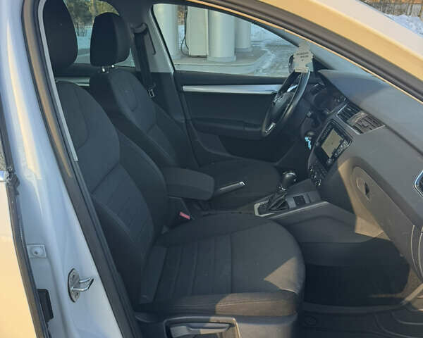 Белый Шкода Октавия, объемом двигателя 1.97 л и пробегом 247 тыс. км за 13800 $, фото 29 на Automoto.ua