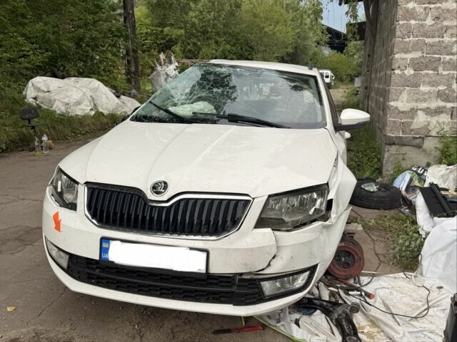 Белый Шкода Октавия, объемом двигателя 1.6 л и пробегом 235 тыс. км за 3000 $, фото 1 на Automoto.ua
