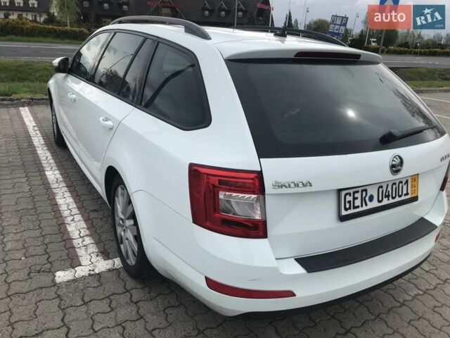 Белый Шкода Октавия, объемом двигателя 2 л и пробегом 291 тыс. км за 13700 $, фото 3 на Automoto.ua