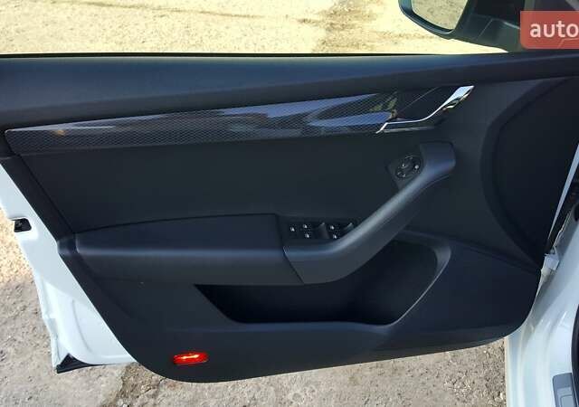 Білий Шкода Октавія, об'ємом двигуна 2 л та пробігом 213 тис. км за 16300 $, фото 38 на Automoto.ua