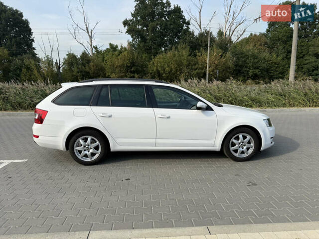Білий Шкода Октавія, об'ємом двигуна 0 л та пробігом 246 тис. км за 11900 $, фото 3 на Automoto.ua