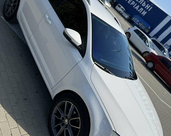 Шкода Октавия 2016 в Турийск на Automoto.ua Белый Шкода Октавия, объемом двигателя 1.97 л и пробегом 321 тыс. км за 11299 $, фото 10 на Automoto.ua