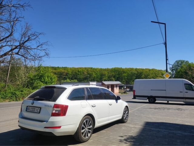 Білий Шкода Октавія, об'ємом двигуна 2 л та пробігом 251 тис. км за 11037 $, фото 6 на Automoto.ua