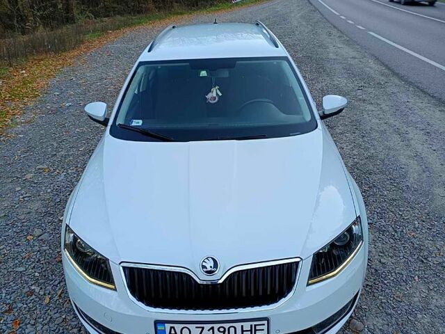 Белый Шкода Октавия, объемом двигателя 2 л и пробегом 233 тыс. км за 13100 $, фото 3 на Automoto.ua