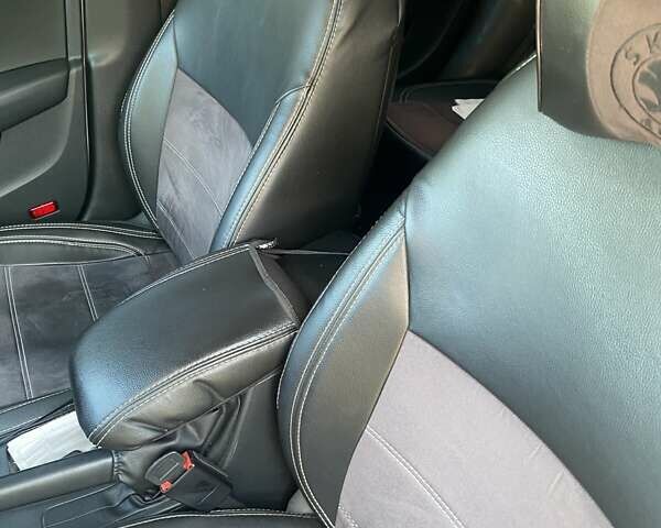 Белый Шкода Октавия, объемом двигателя 1.97 л и пробегом 287 тыс. км за 10500 $, фото 2 на Automoto.ua