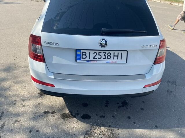 Белый Шкода Октавия, объемом двигателя 2 л и пробегом 365 тыс. км за 10500 $, фото 2 на Automoto.ua