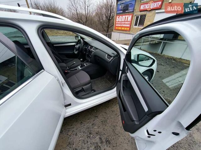 Білий Шкода Октавія, об'ємом двигуна 1.6 л та пробігом 280 тис. км за 11800 $, фото 41 на Automoto.ua