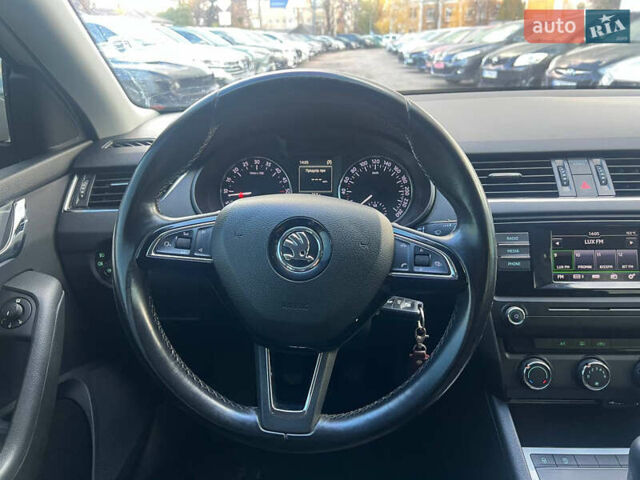 Білий Шкода Октавія, об'ємом двигуна 1.6 л та пробігом 182 тис. км за 10500 $, фото 23 на Automoto.ua