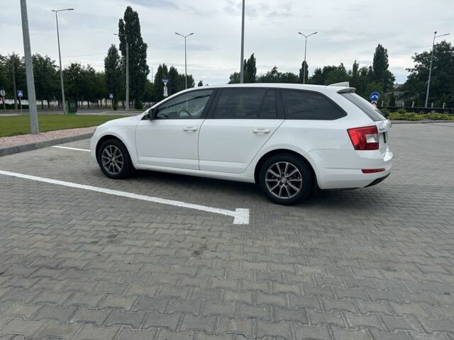 Білий Шкода Октавія, об'ємом двигуна 1.8 л та пробігом 233 тис. км за 10900 $, фото 3 на Automoto.ua